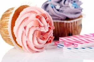 holiday-cupcakes-scaled-qvlb6hlzlendjjr5vum85turmlk0m2l6a4m3r1uz80